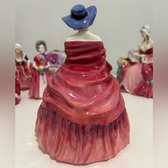 Royal Doulton Vintage Figurine Genevieve - Picture 3 of 6